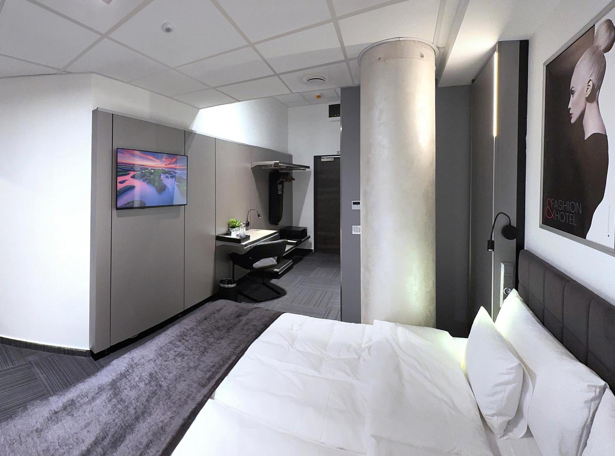 Fashion City Hotel Superior Будапеща Екстериор снимка