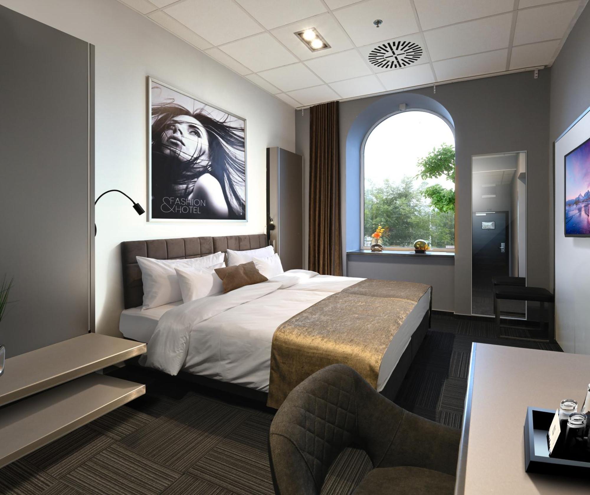 Fashion City Hotel Superior Будапеща Екстериор снимка